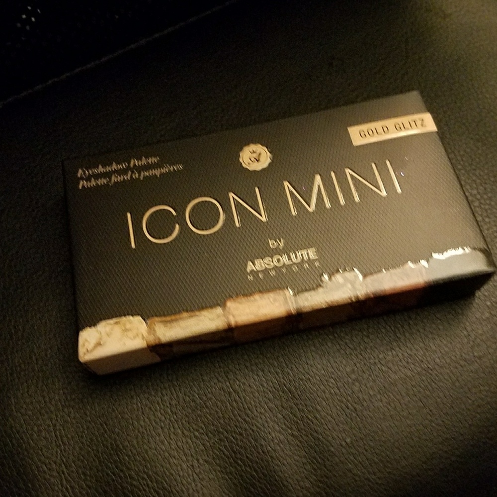 * SOLD* Eyeshadow palette New York Icon Mini - Picture 1 of 3
